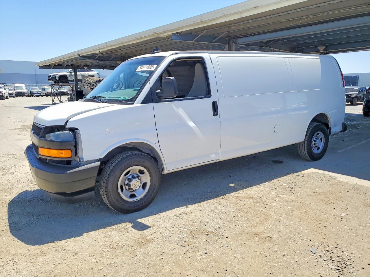 2020 Chevrolet Express G2500 - zdjęcie główne