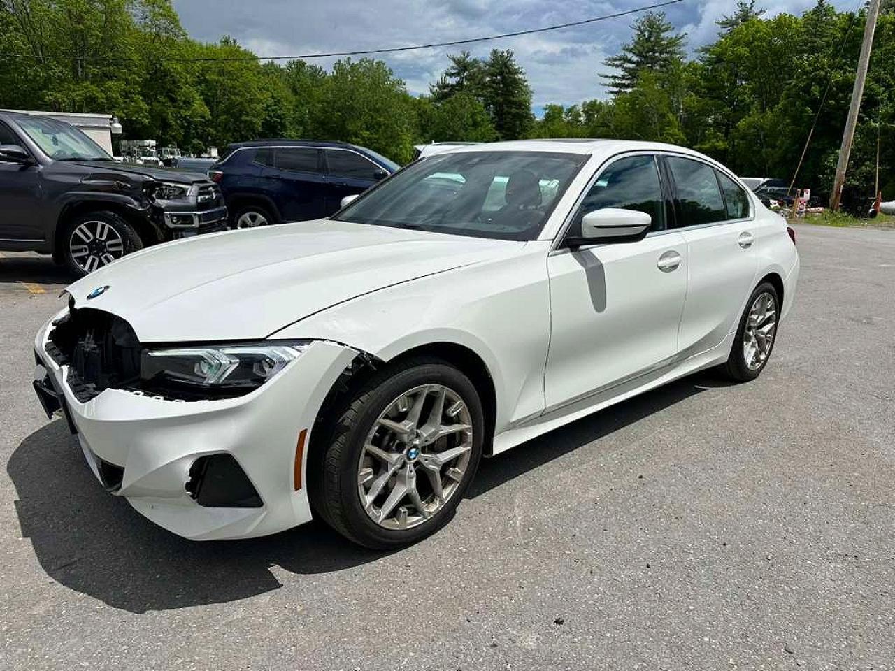 2026 BMW 330I - zdjęcie główne