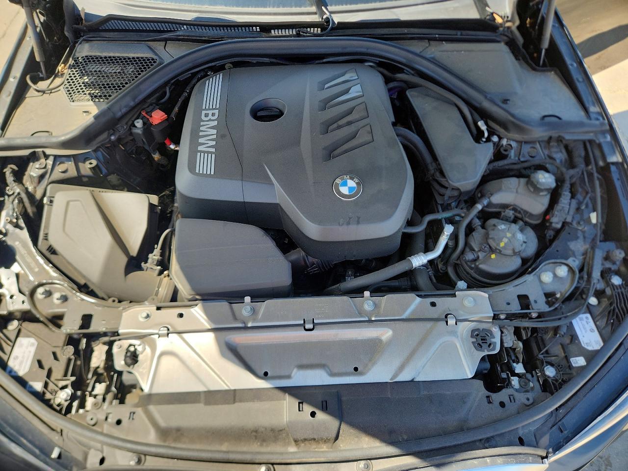 2025 BMW 330I - zdjęcie 11