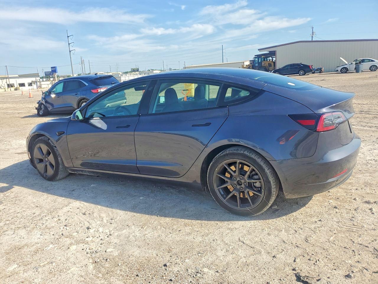 2023 Tesla Model 3 - zdjęcie 2