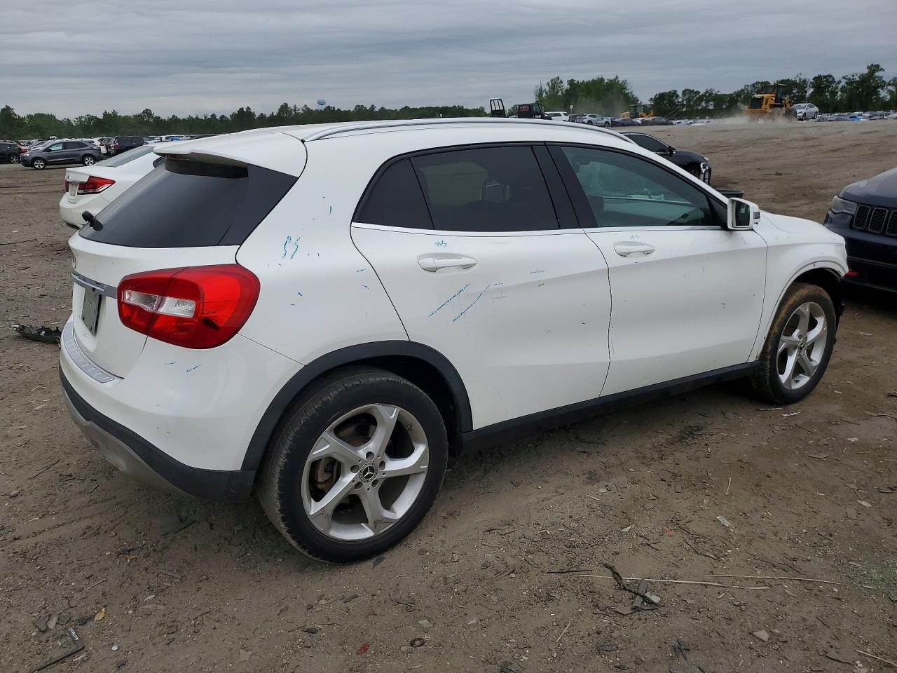 2020 Mercedes-Benz Gla 250 - zdjęcie 3