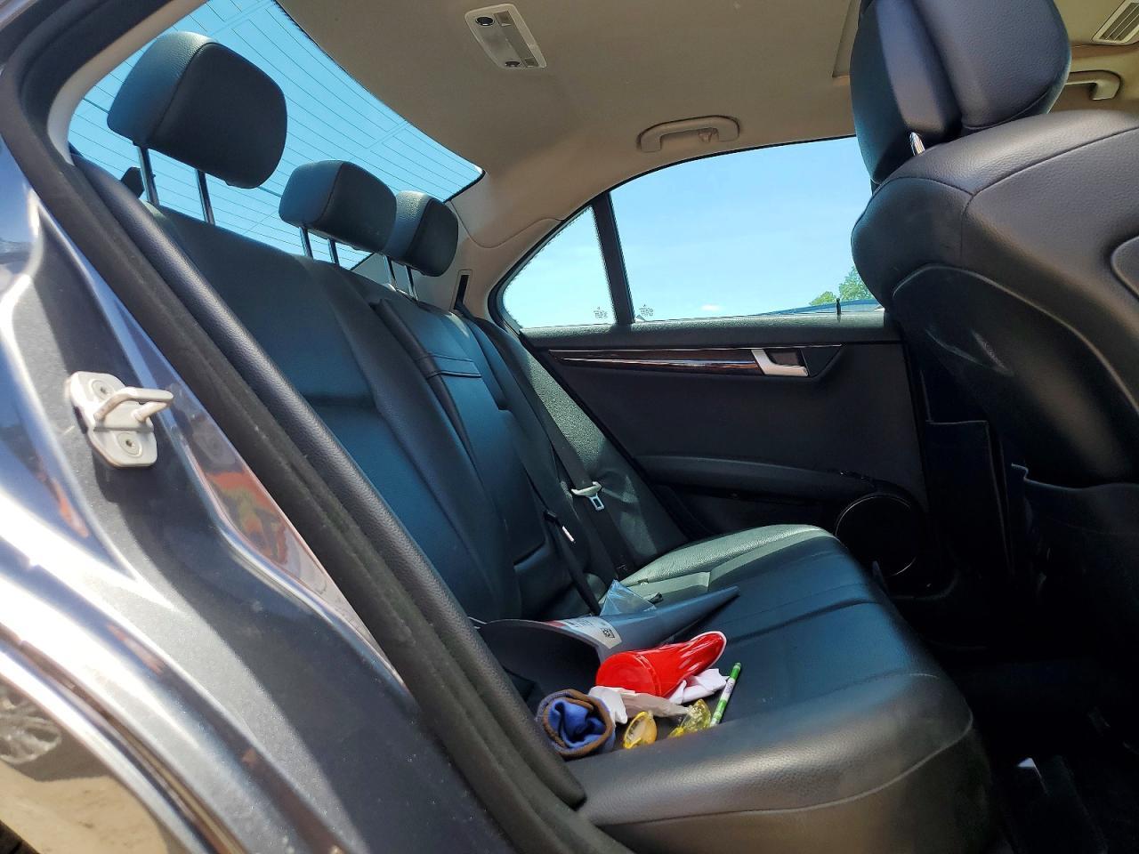 2013 Mercedes-Benz C 300 4Matic - zdjęcie 10