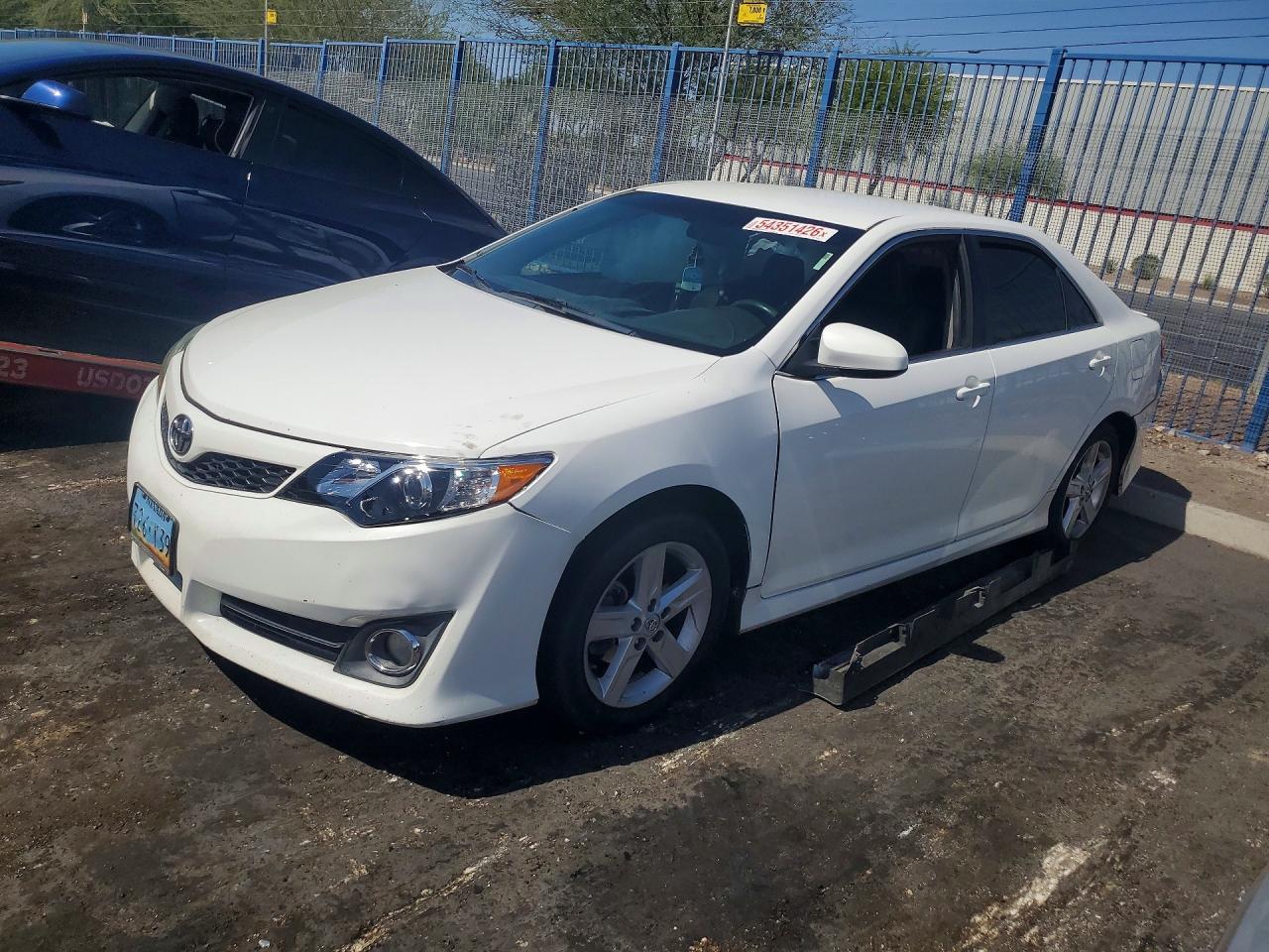 2014 Toyota Camry Se - zdjęcie główne