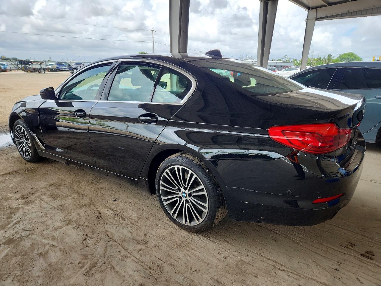 2020 BMW 530 I - zdjęcie 2