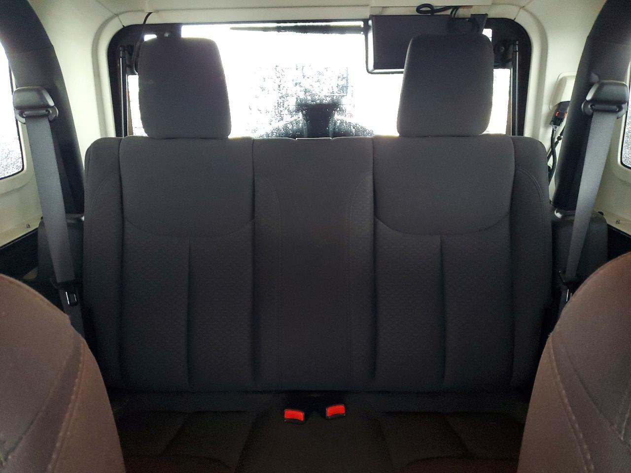 2014 Jeep Wrangler Sport - zdjęcie 10