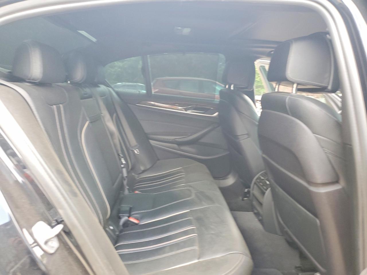 2017 BMW 530 I - zdjęcie 10