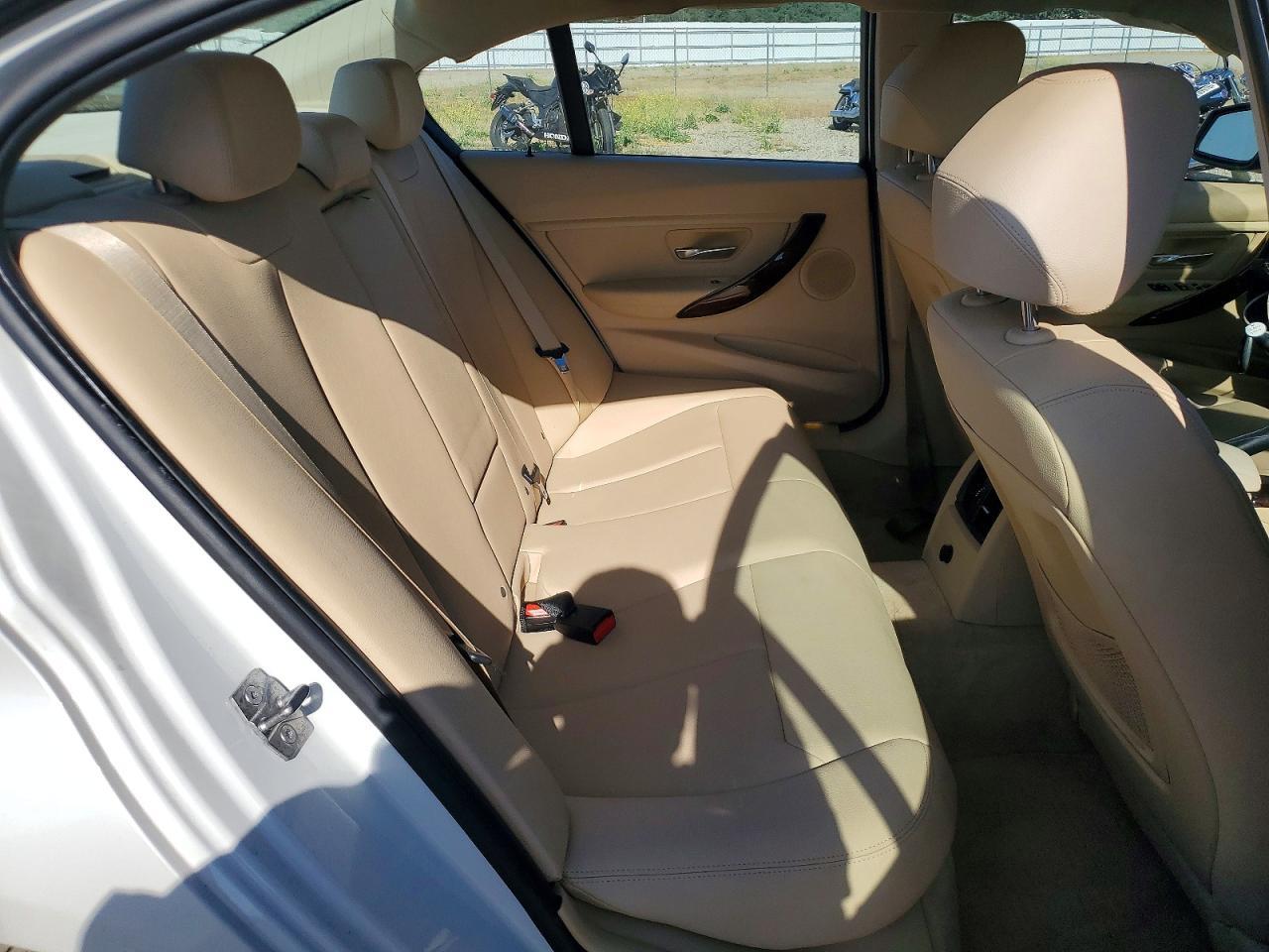 2013 BMW 320 I - zdjęcie 10