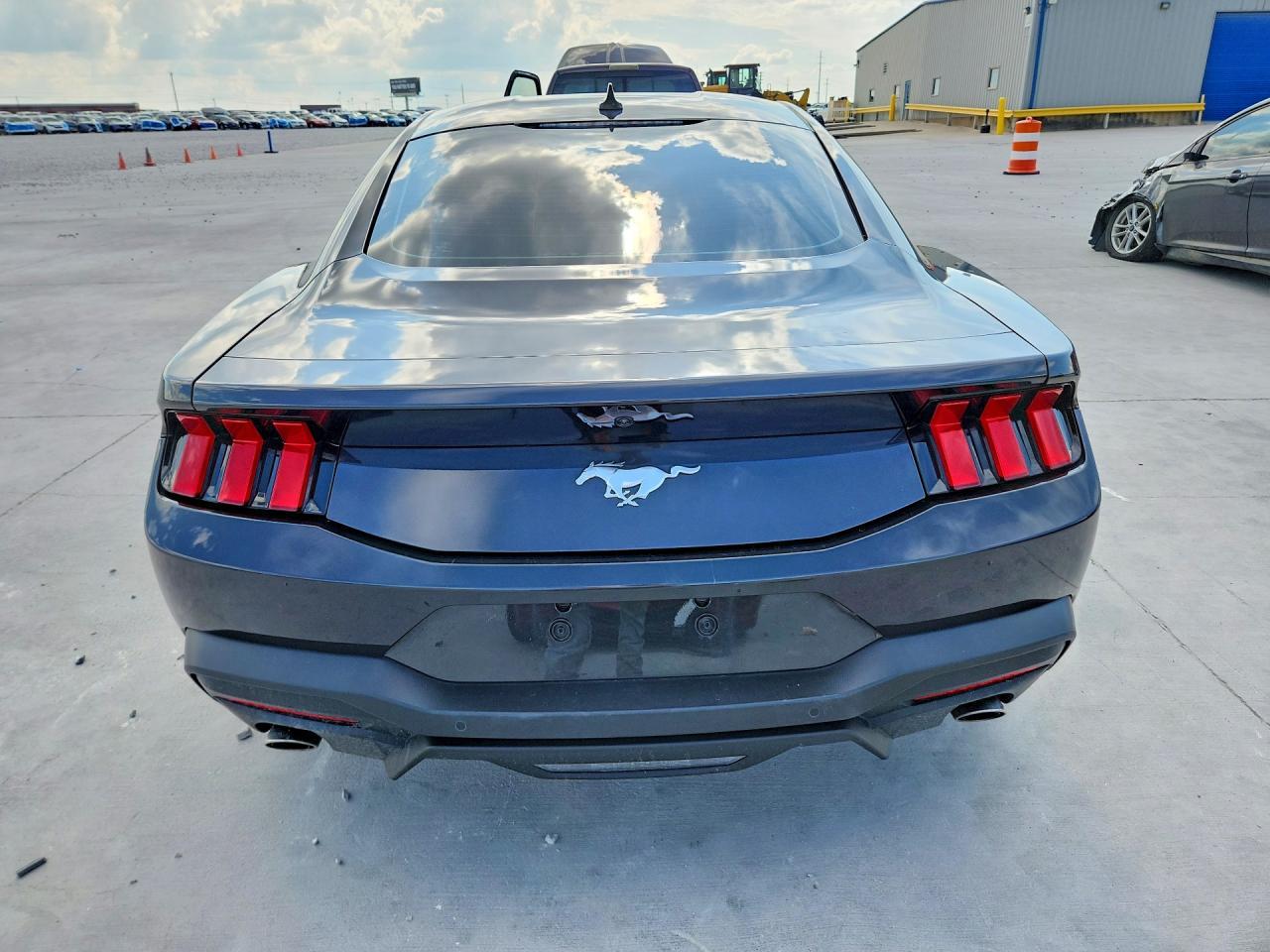 2024 Ford Mustang - zdjęcie 6