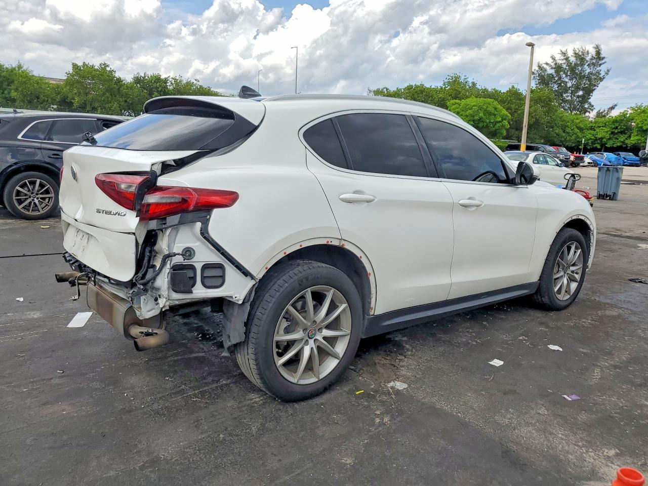 2019 Alfa Romeo Stelvio Ti - zdjęcie 3
