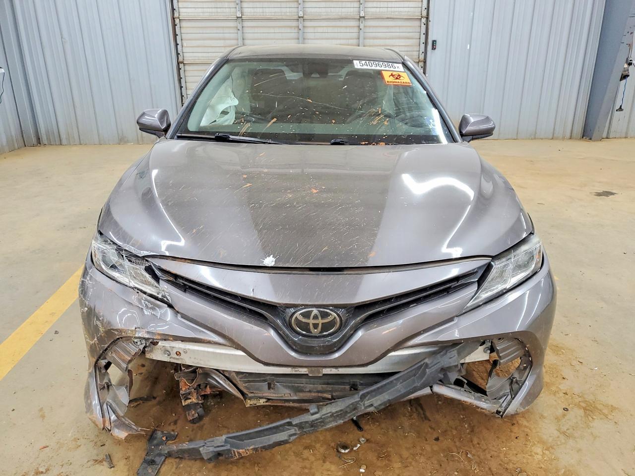 2020 Toyota Camry Le - zdjęcie 5