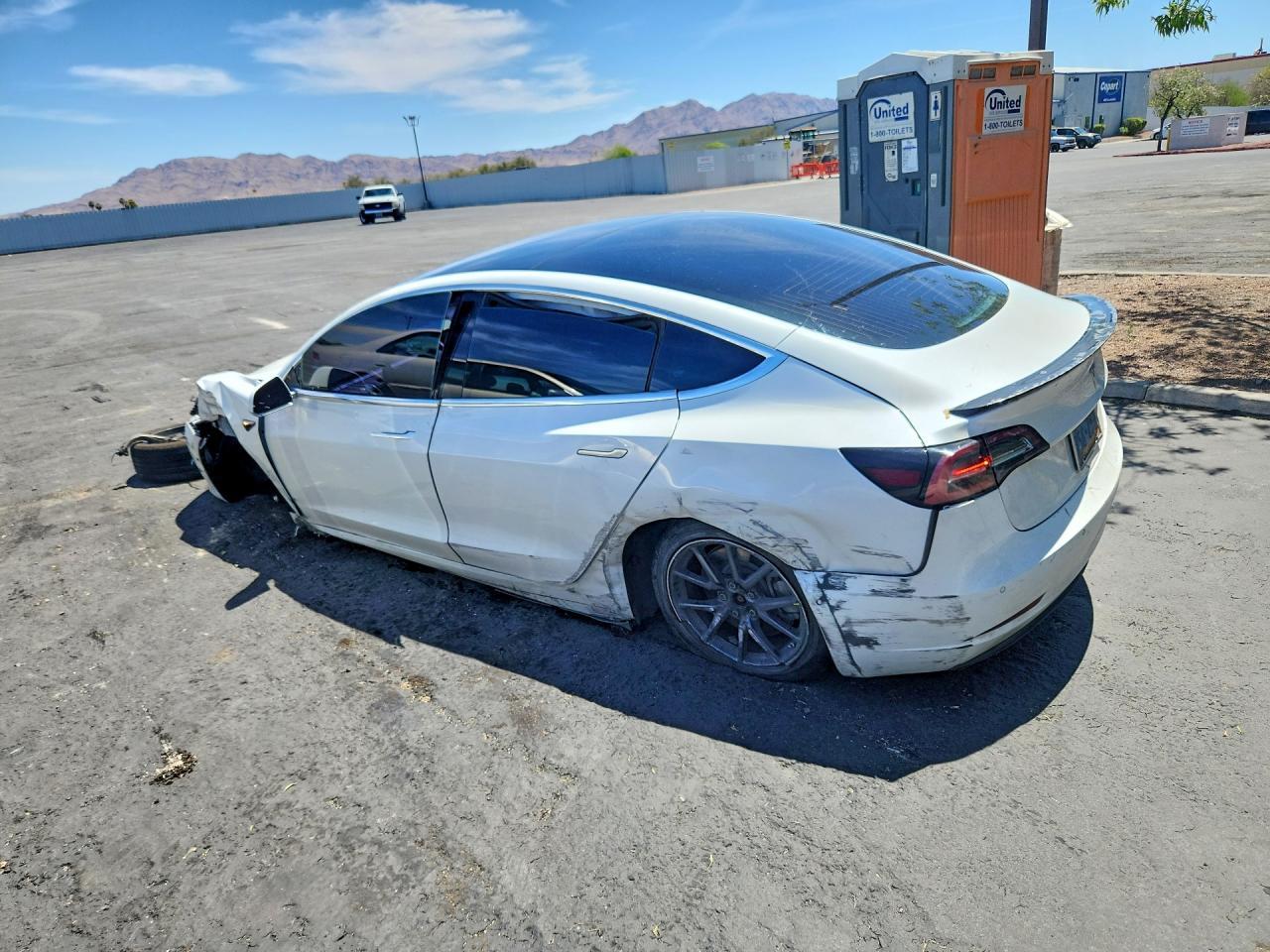 2019 Tesla Model 3 - zdjęcie 2