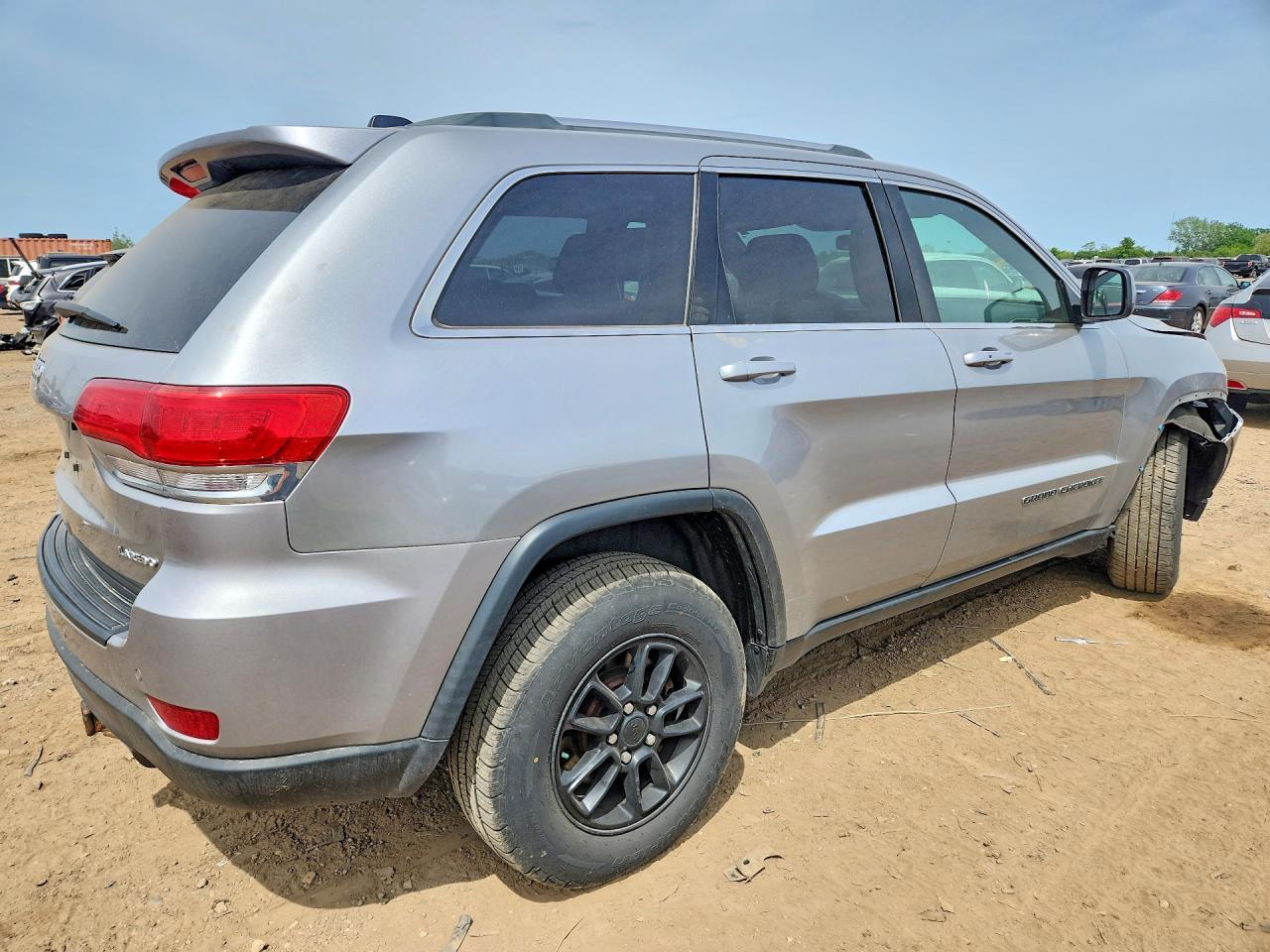 2018 Jeep Grand Cherokee Laredo - zdjęcie 3