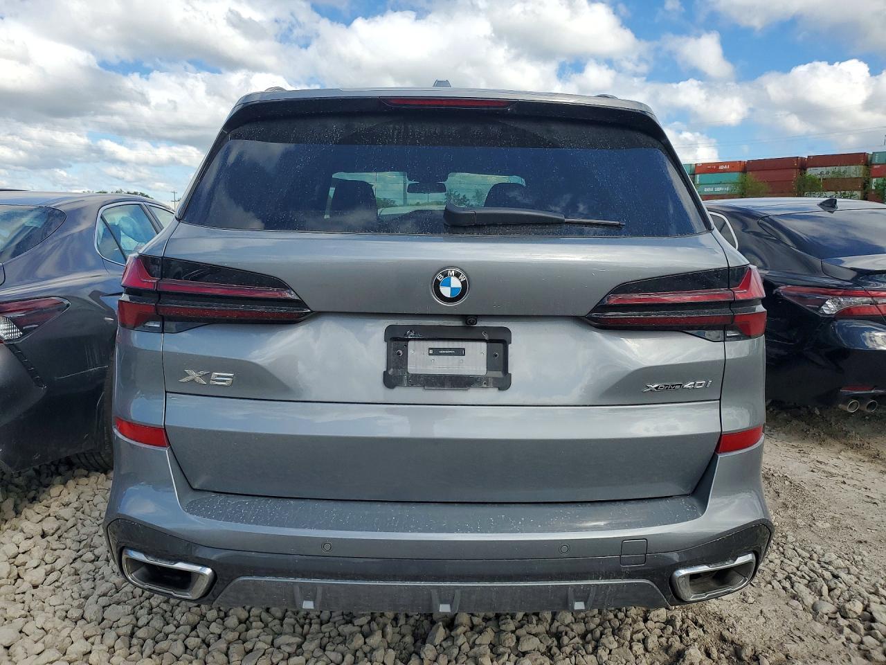 2025 BMW X5 xDrive40I - zdjęcie 6