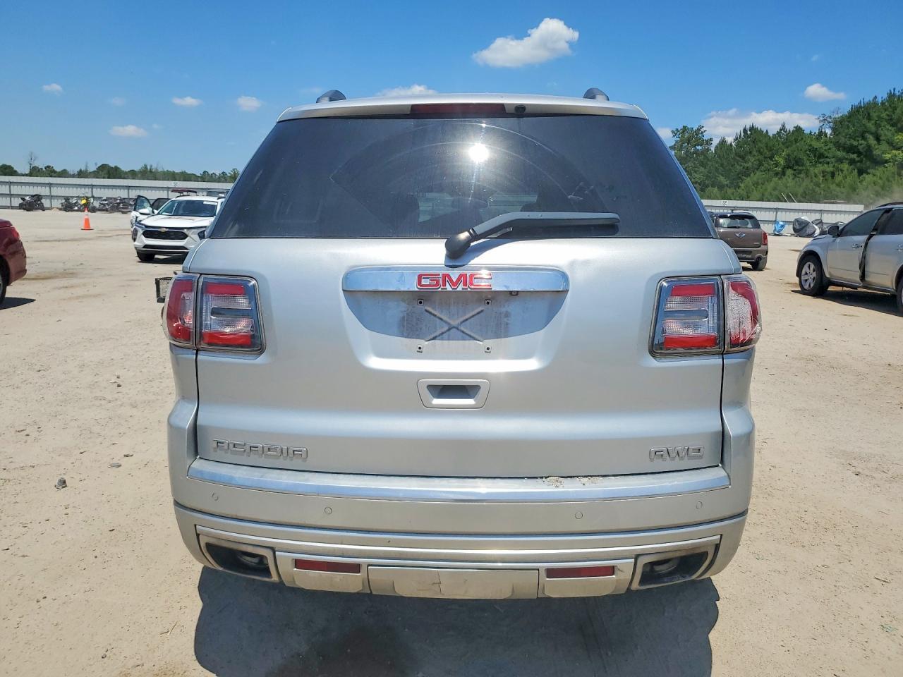 2013 GMC Acadia Denali - zdjęcie 6