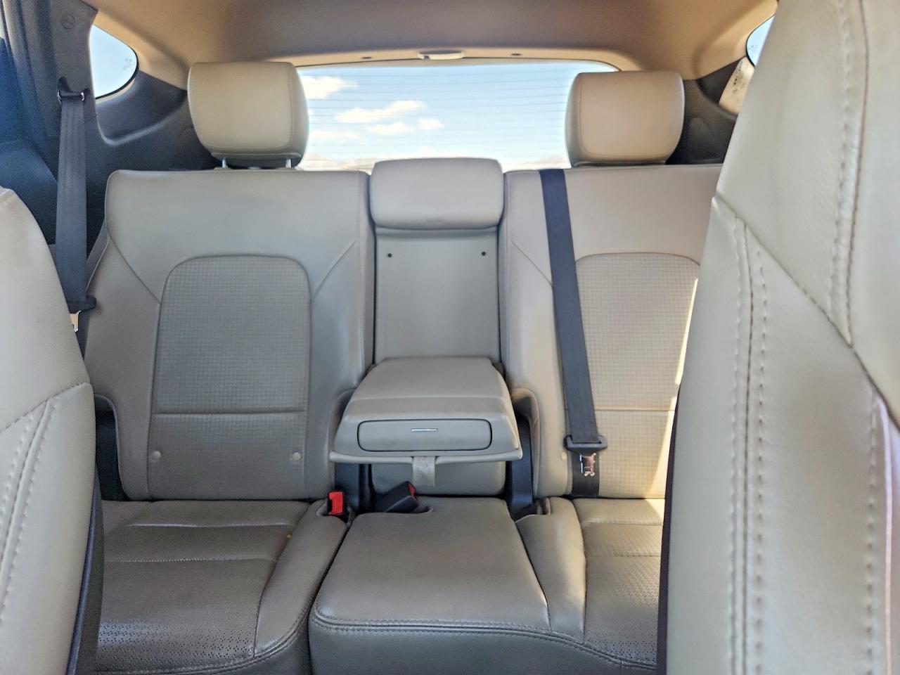 2015 Hyundai Santa Fe Sport 2.4L - zdjęcie 10