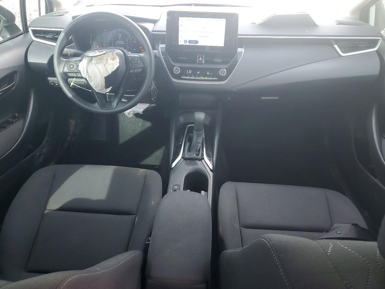 2026 Toyota Corolla Le - zdjęcie 8