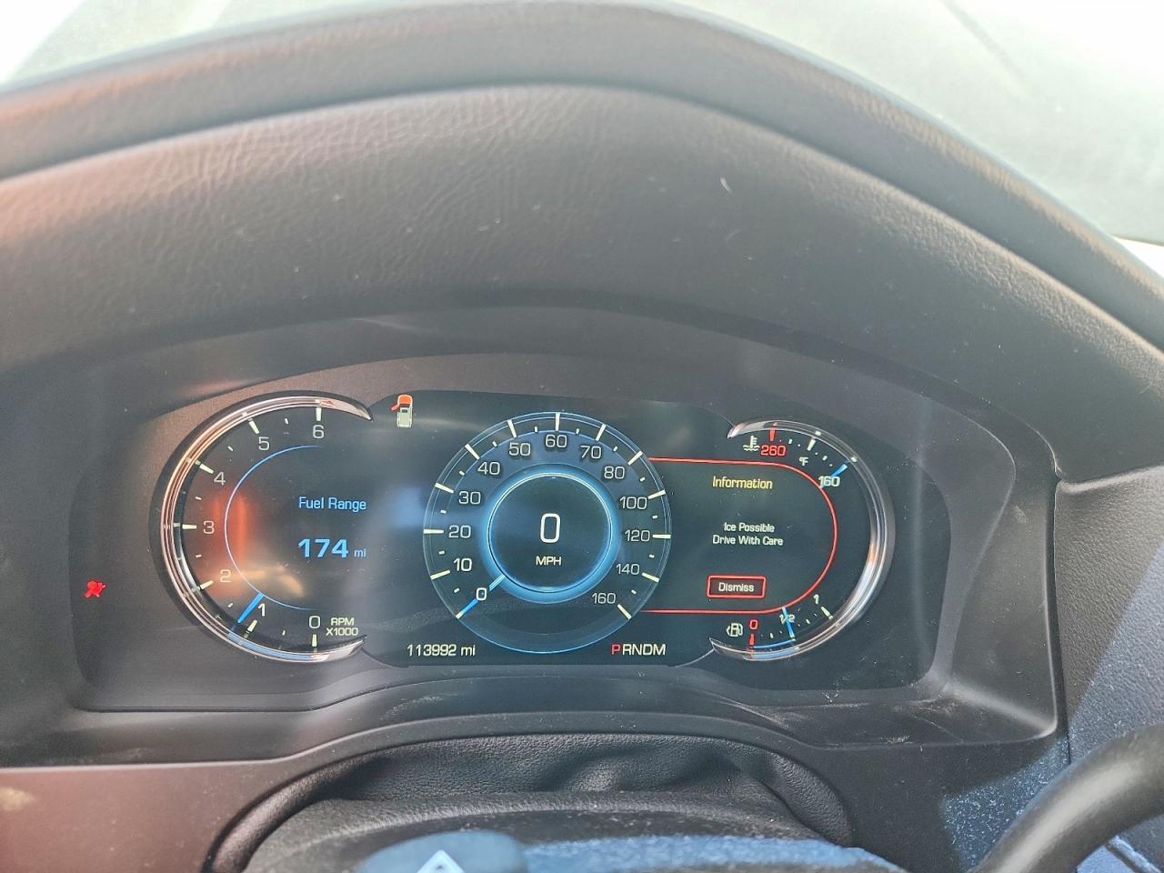 2016 Cadillac Escalade Luxury - zdjęcie 9