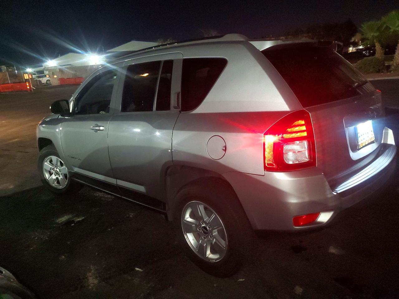2014 Jeep Compass Sport - zdjęcie 2