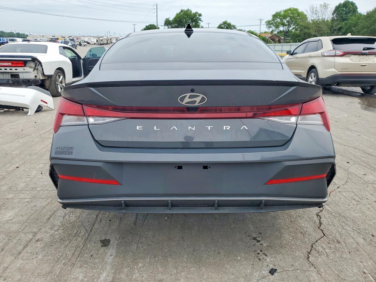 2025 Hyundai Elantra Sel Sport - zdjęcie 6