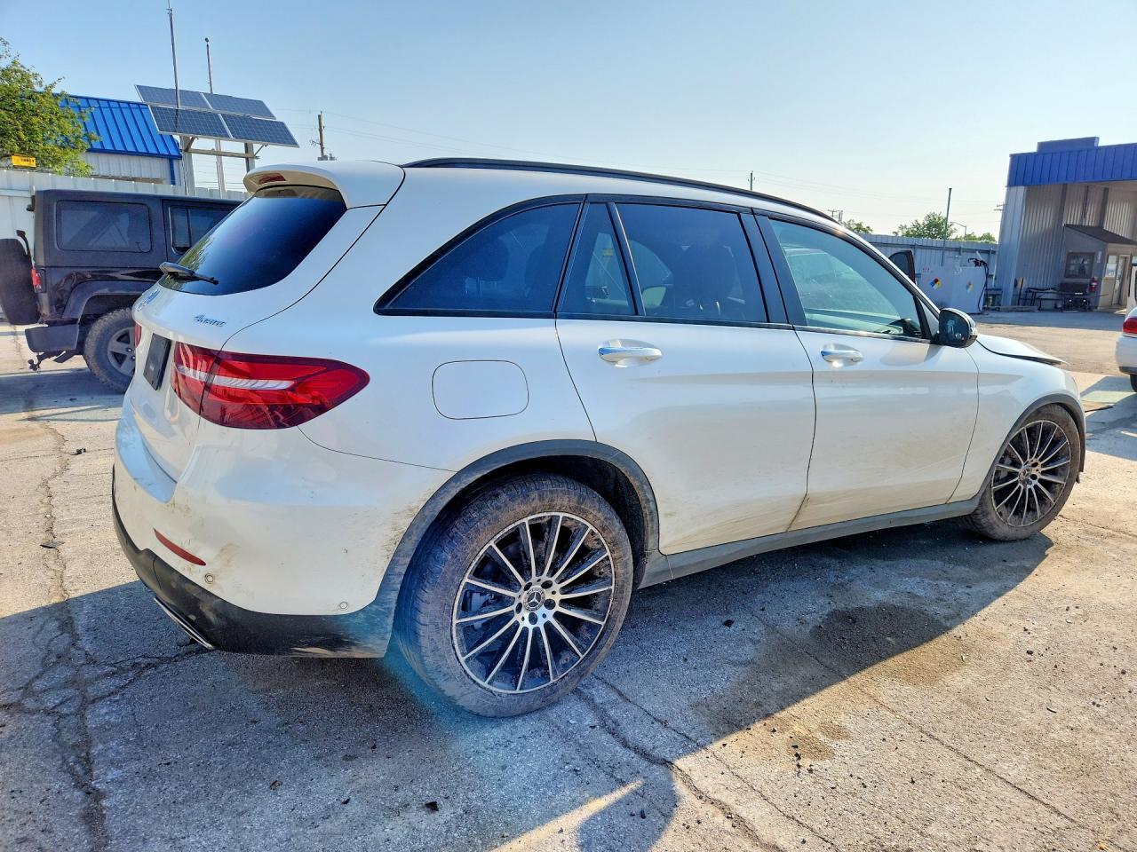 2018 Mercedes-Benz Glc 300 4Matic - zdjęcie 3