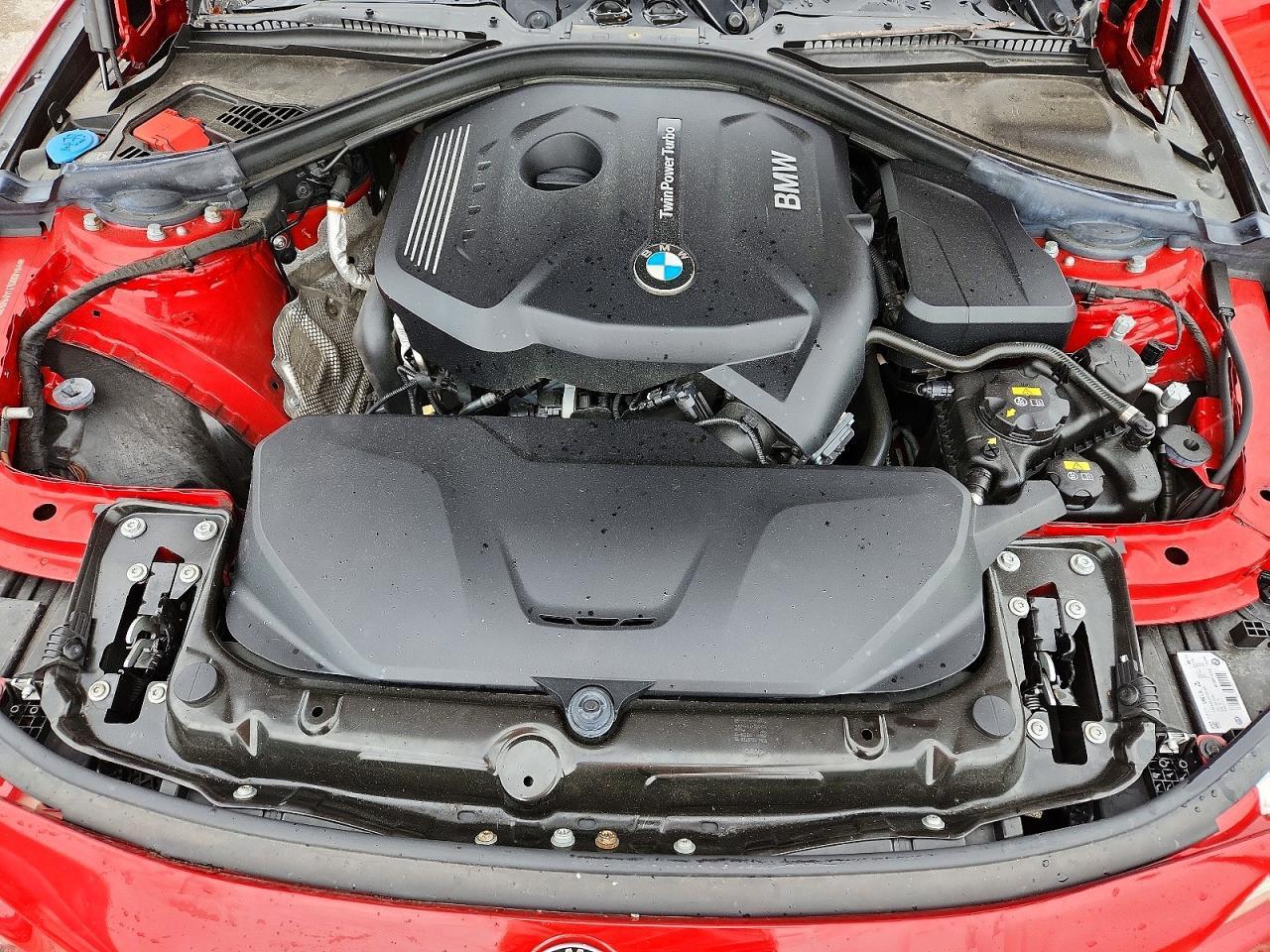 2018 BMW 330 Xi - zdjęcie 11