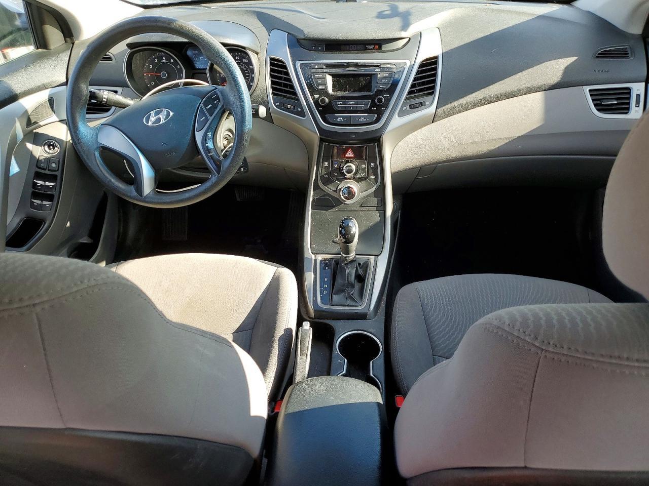 2014 Hyundai Elantra Se - zdjęcie 8