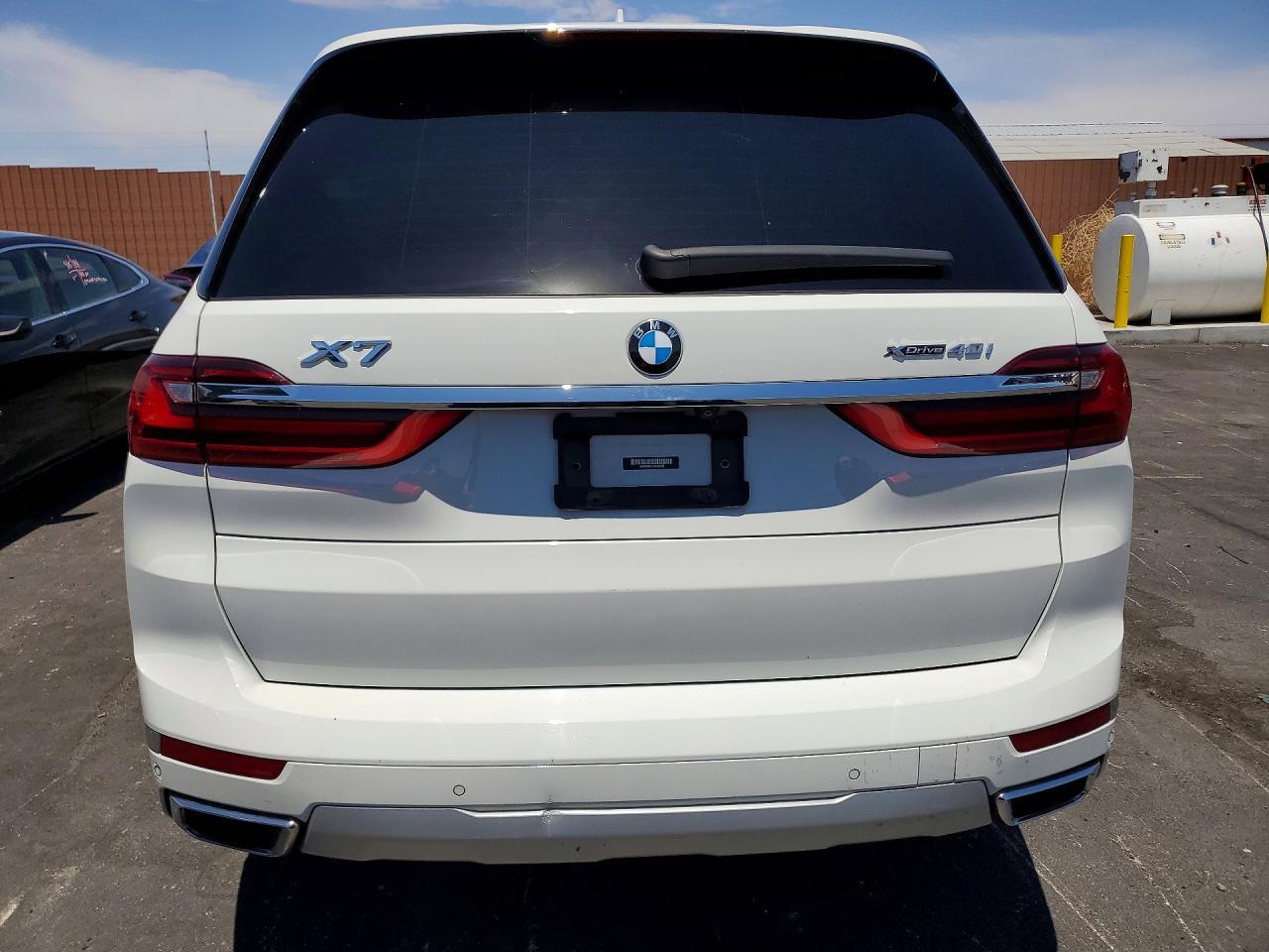 2022 BMW X7 xDrive40I - zdjęcie 6