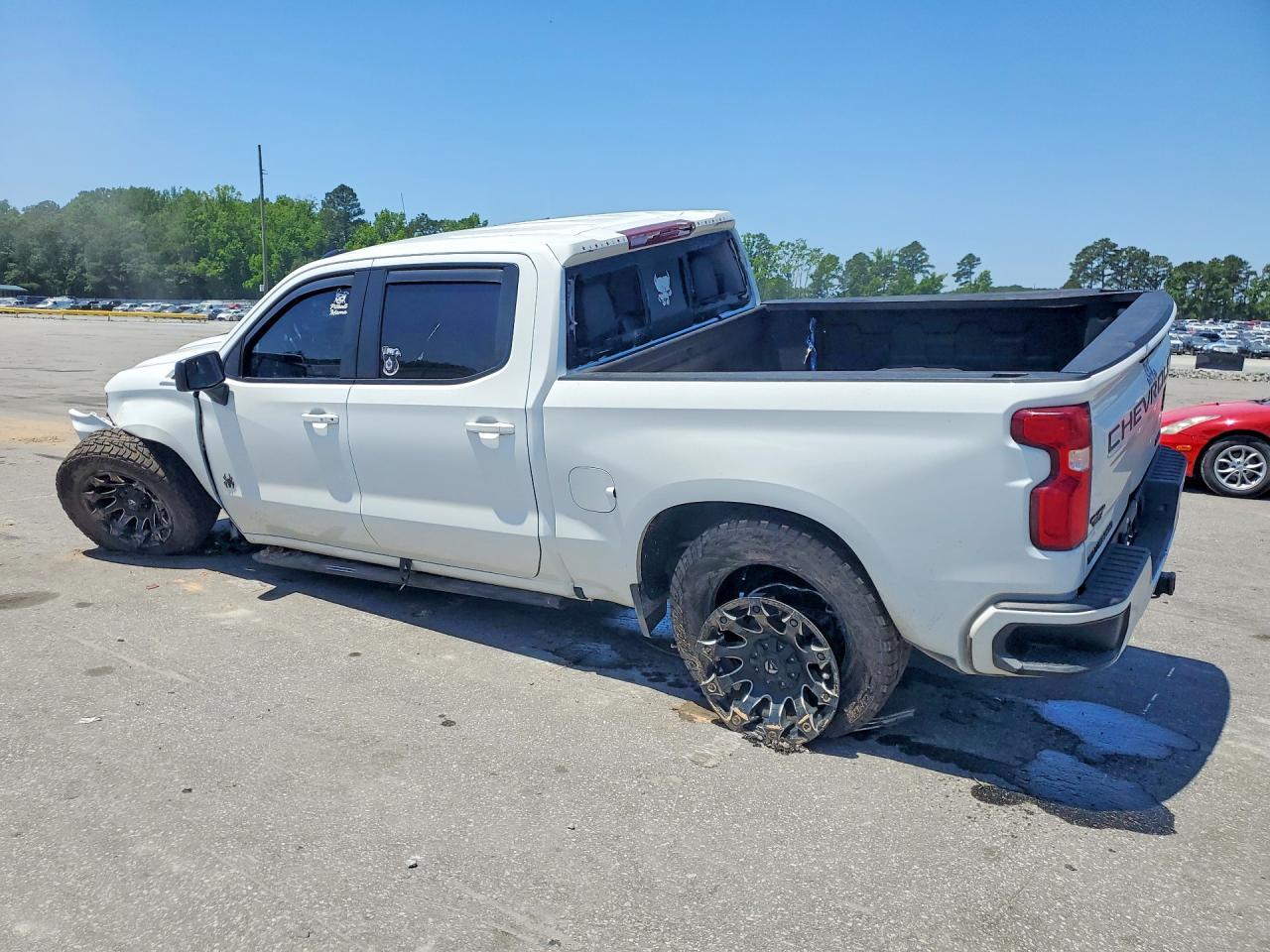 2021 Chevrolet Silverado K1500 Rst - zdjęcie 2