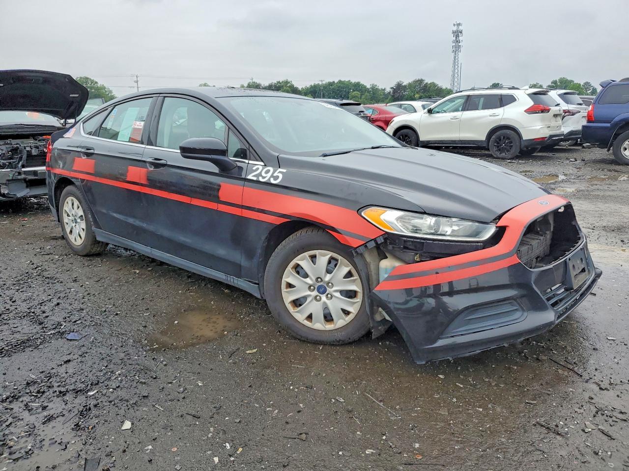 2014 Ford Fusion S - zdjęcie 4