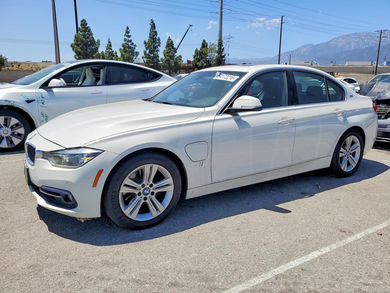 2017 BMW 330E - zdjęcie główne