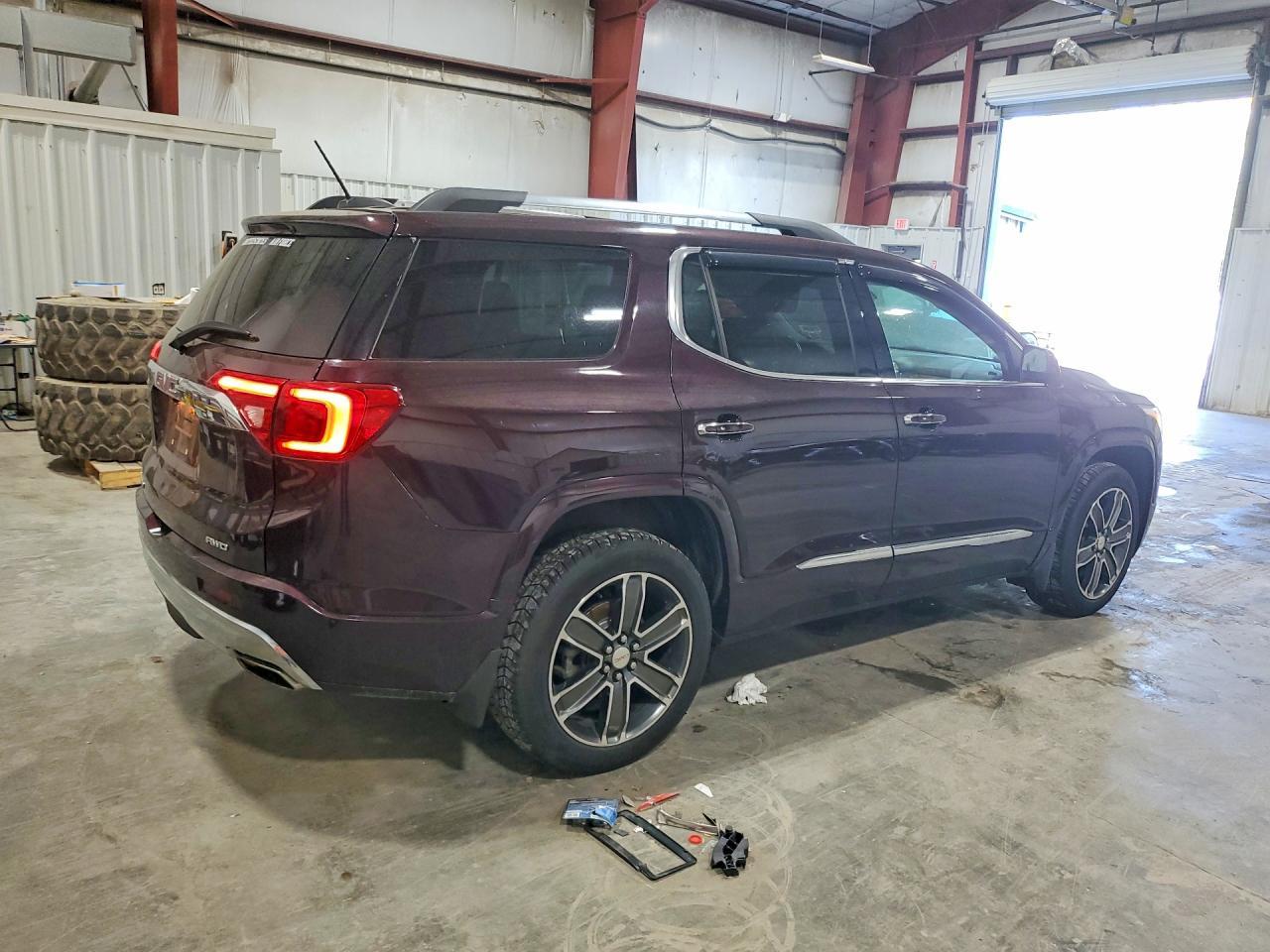 2018 GMC Acadia Denali - zdjęcie 3