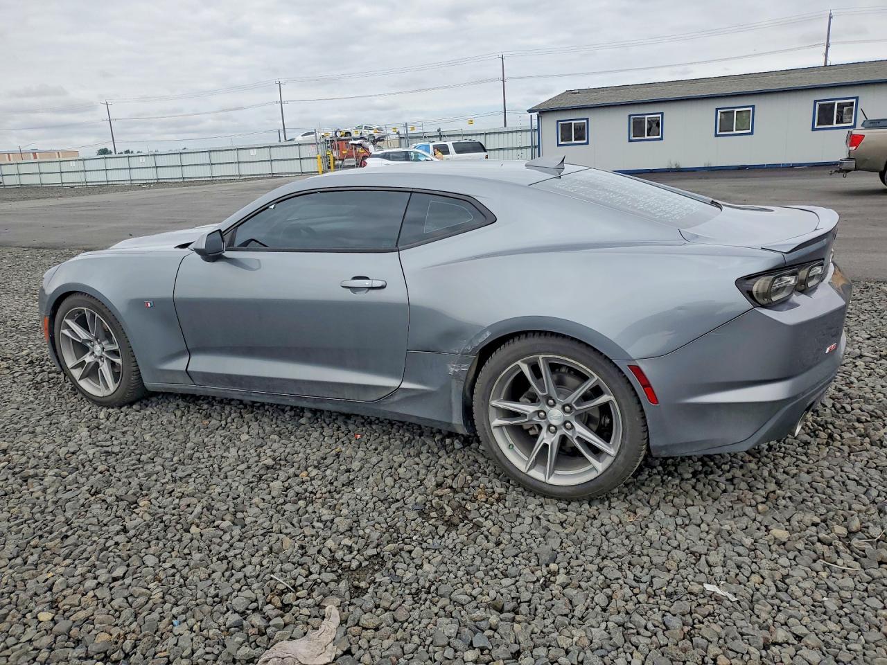 2021 Chevrolet Camaro Ls - zdjęcie 2