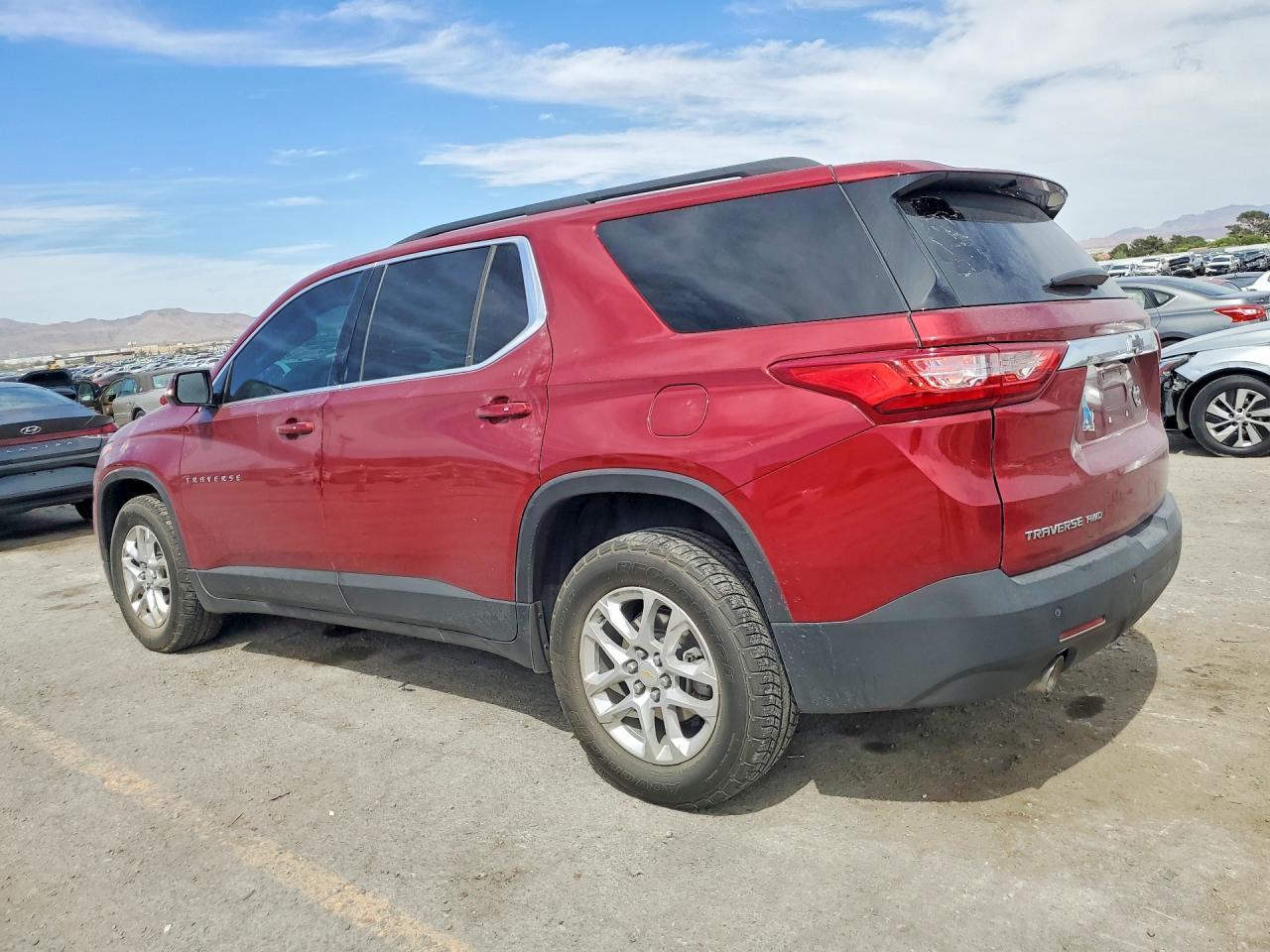 2020 Chevrolet Traverse Lt - zdjęcie 2