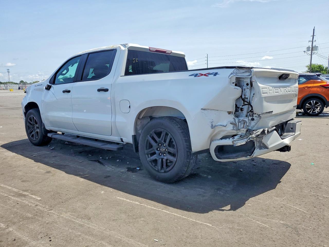 2023 Chevrolet Silverado K1500 Custom - zdjęcie 2