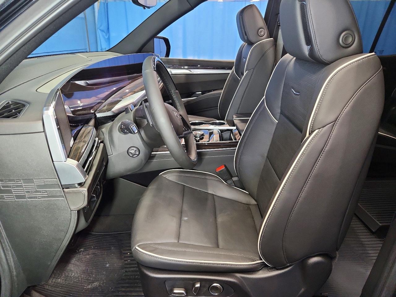 2025 Cadillac Escalade Premium Luxury - zdjęcie 7
