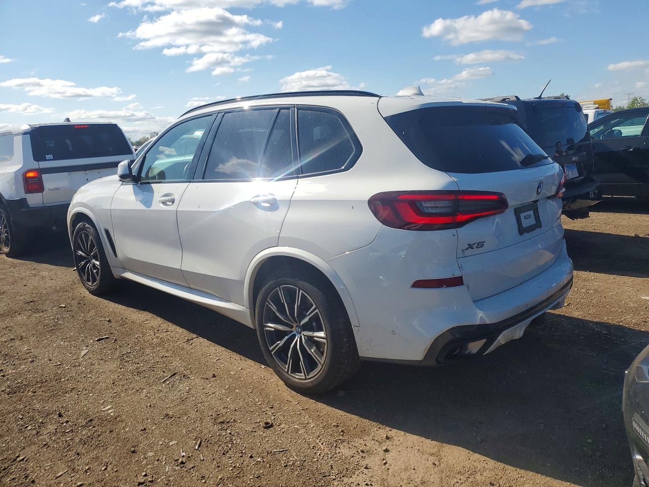 2023 BMW X5 xDrive40I - zdjęcie 2