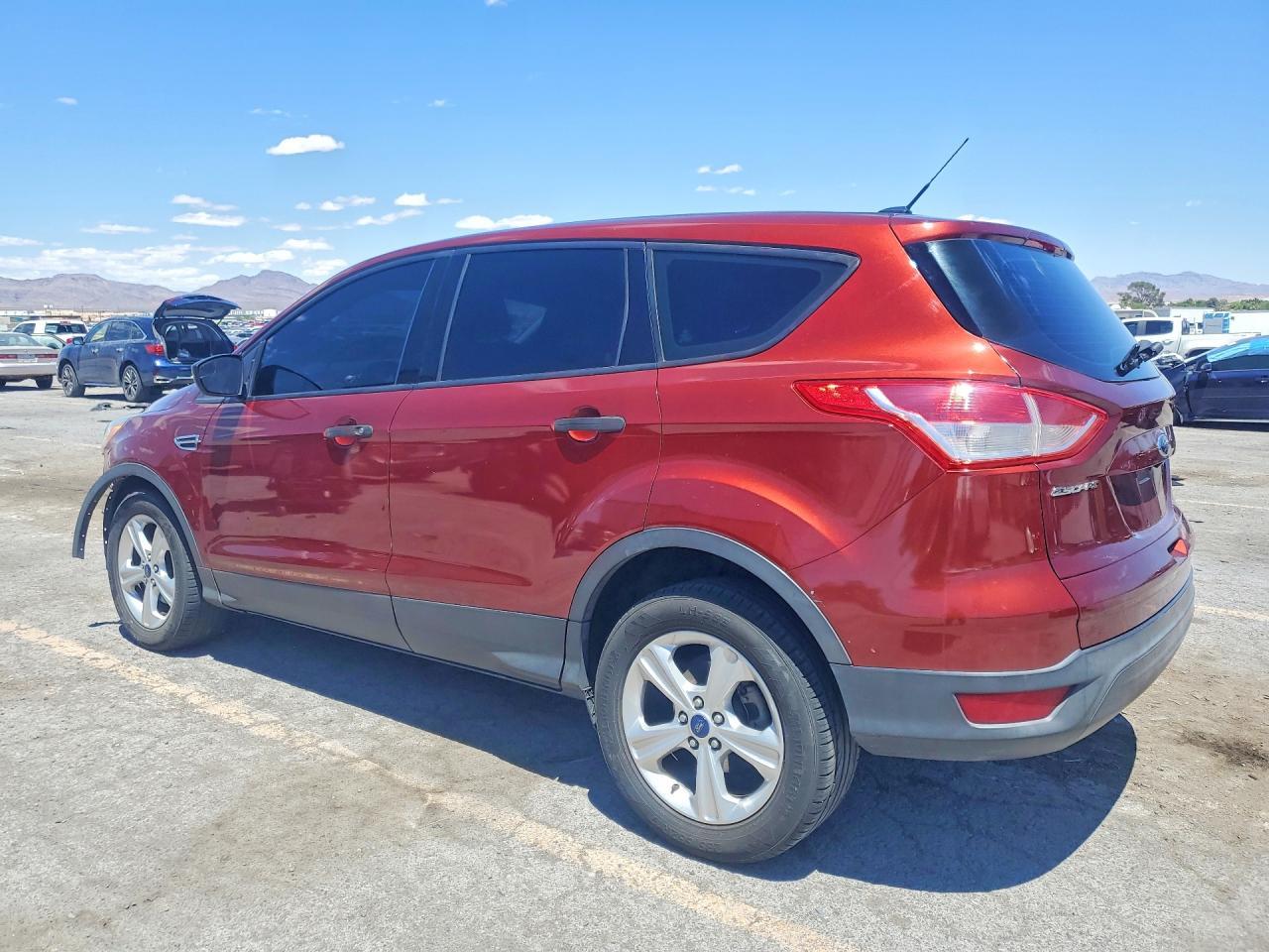 2014 Ford Escape S - zdjęcie 2