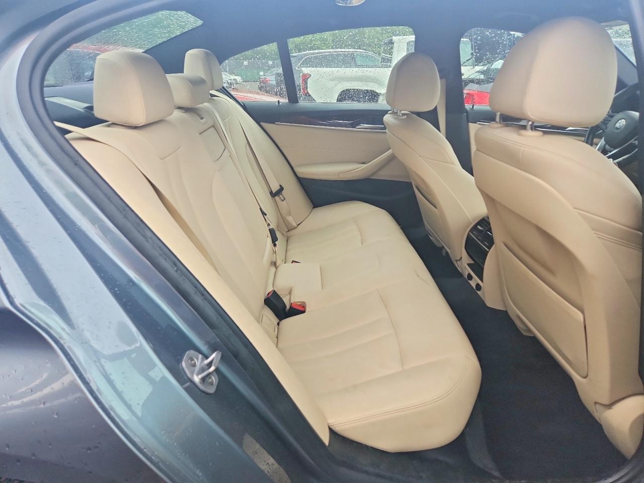 2018 BMW 530 Xi - zdjęcie 10