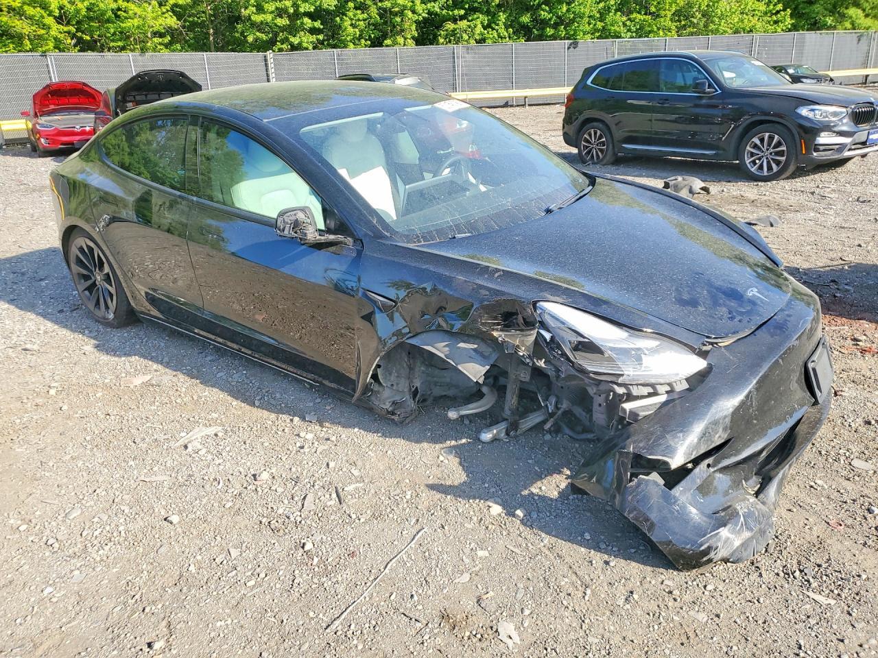 2021 Tesla Model 3 - zdjęcie 4