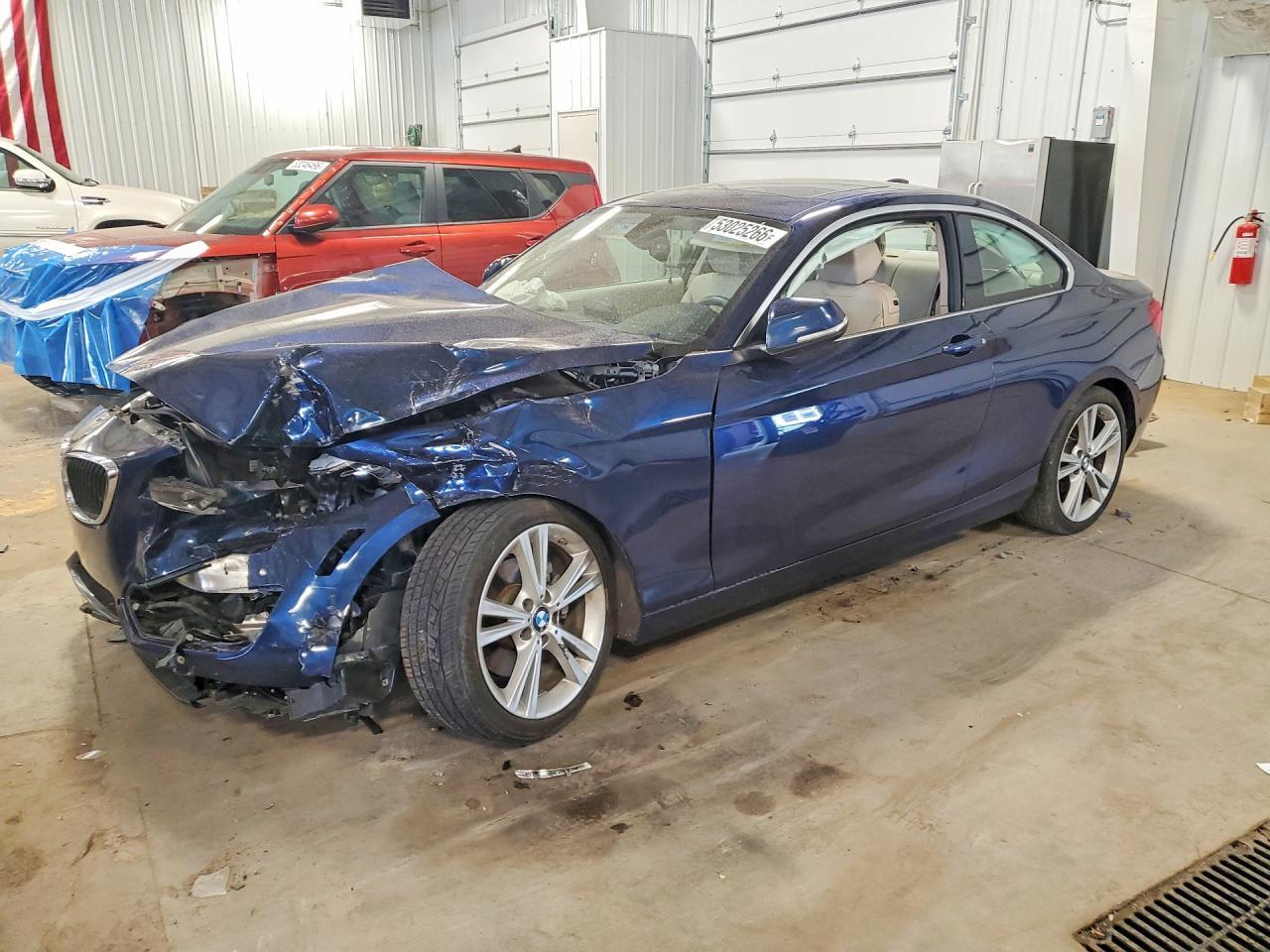 2015 BMW 228 Xi - zdjęcie główne