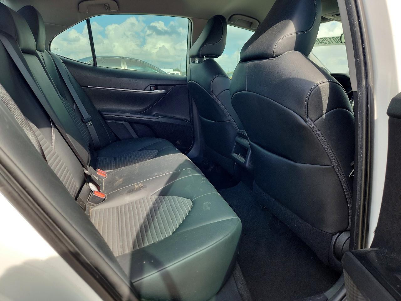 2020 Toyota Camry Se - zdjęcie 10