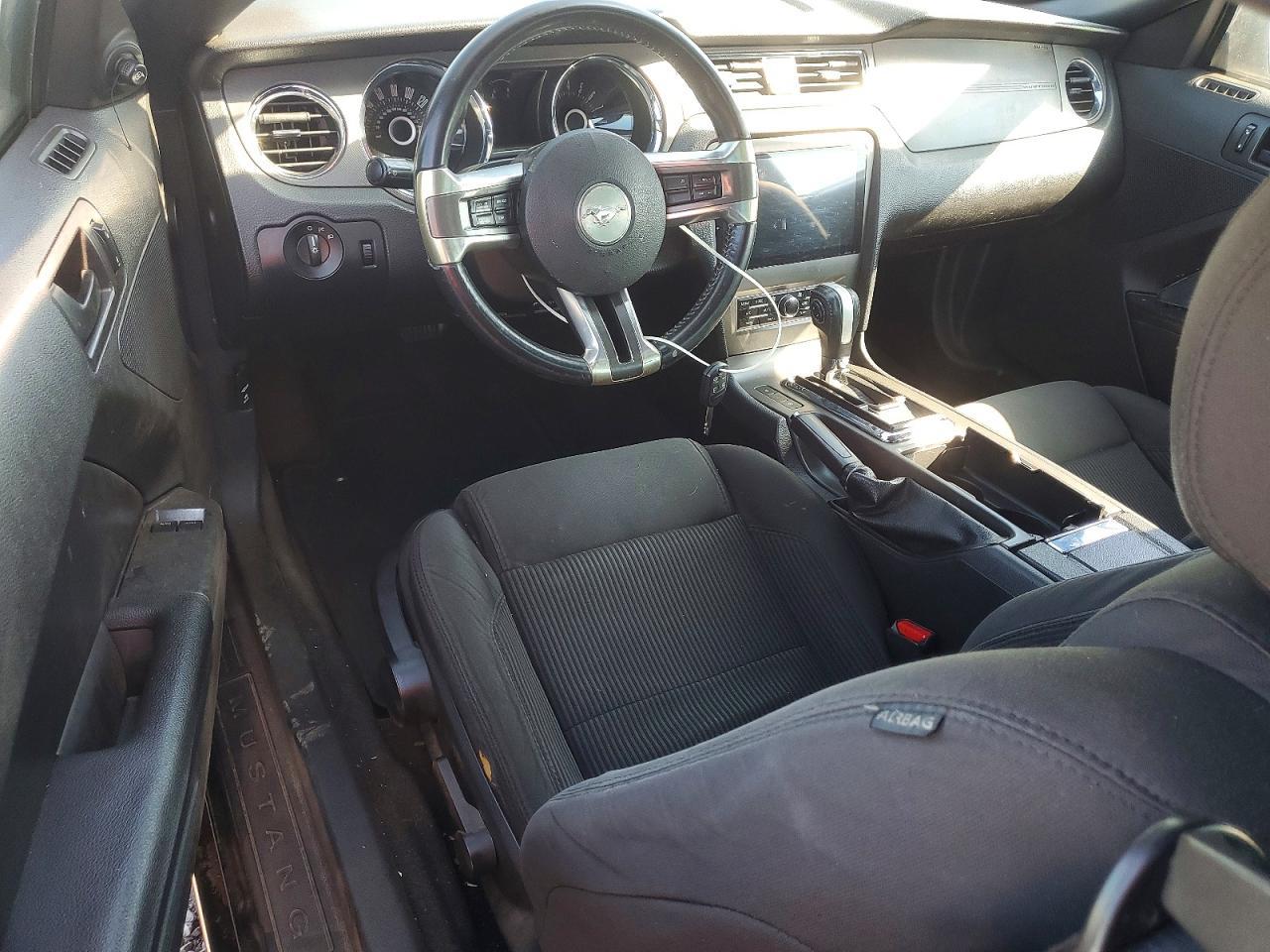 2013 Ford Mustang - zdjęcie 8