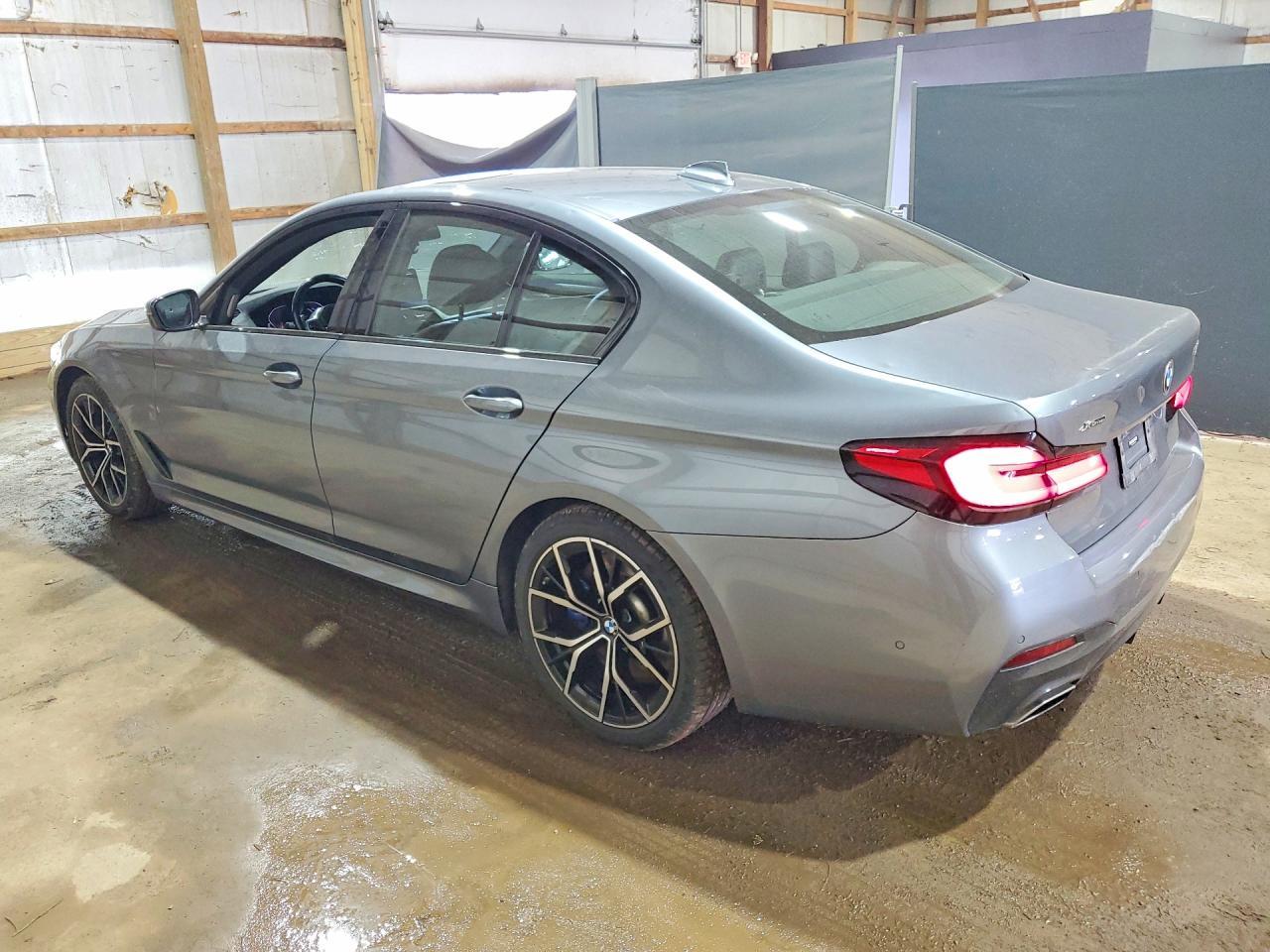 2022 BMW 540 Xi - zdjęcie 2