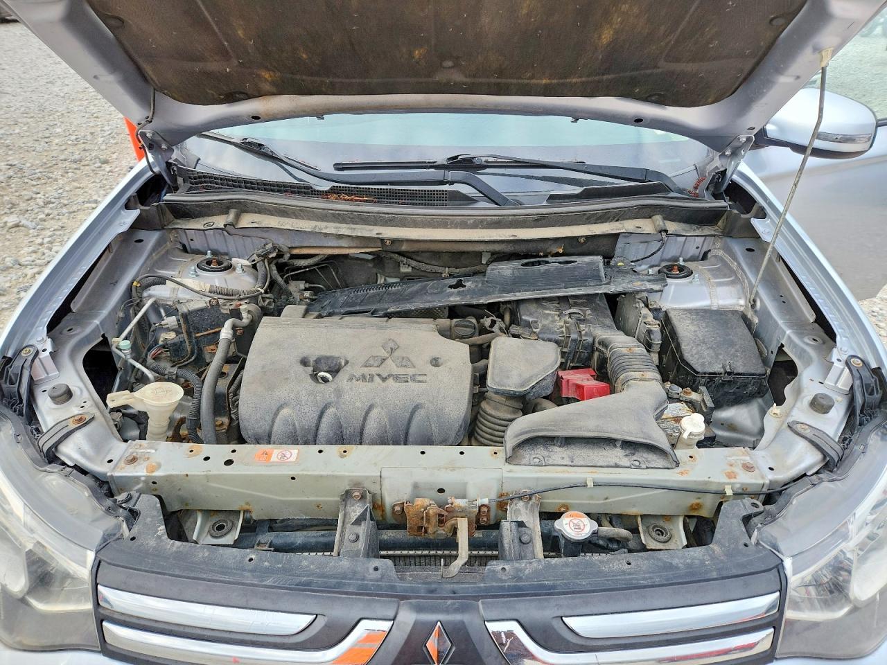 2014 Mitsubishi Outlander Se - zdjęcie 12