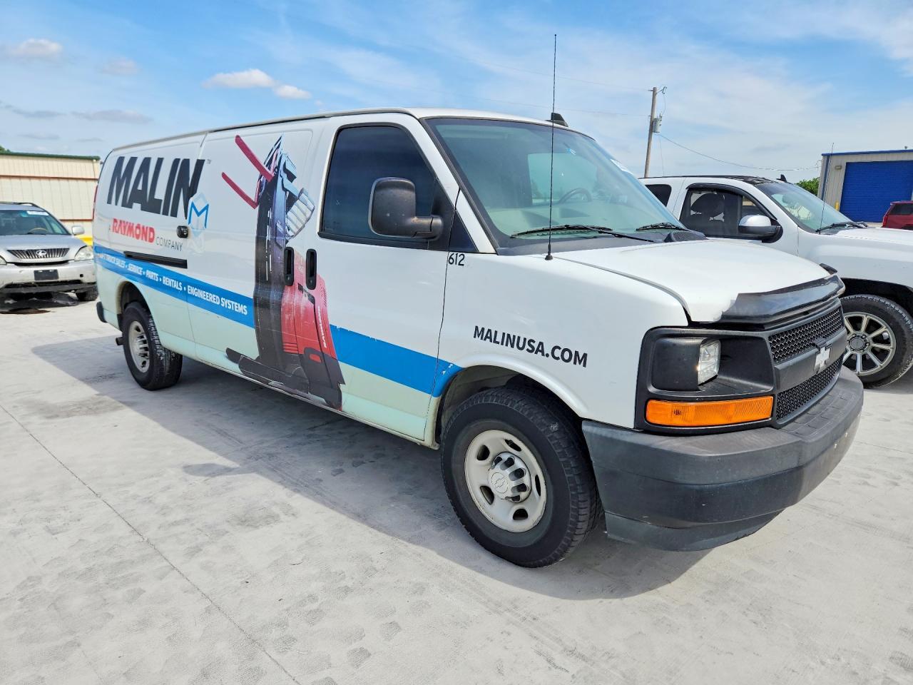 2017 Chev Express G3500 - zdjęcie 4