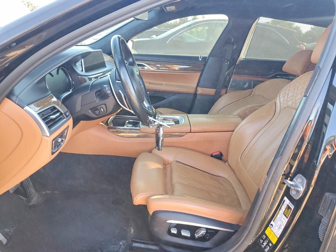 2016 BMW 750 Xi - zdjęcie 7