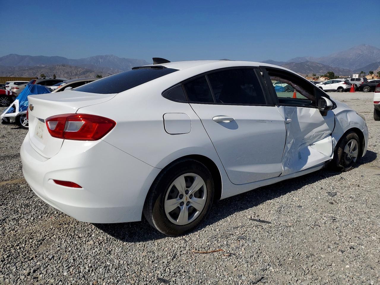 2018 Chevrolet Cruze L - zdjęcie 3