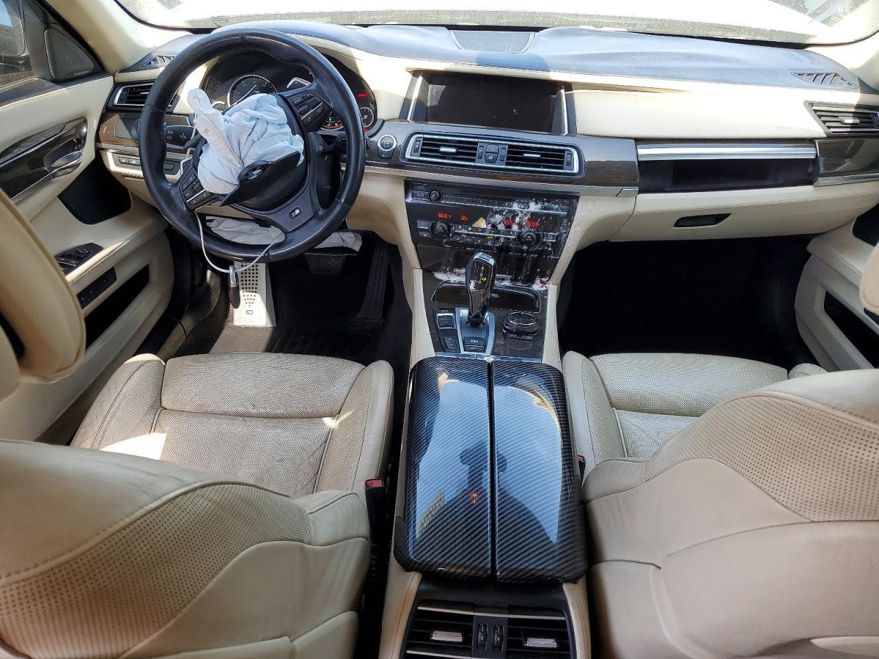 2015 BMW 750 Li - zdjęcie 8