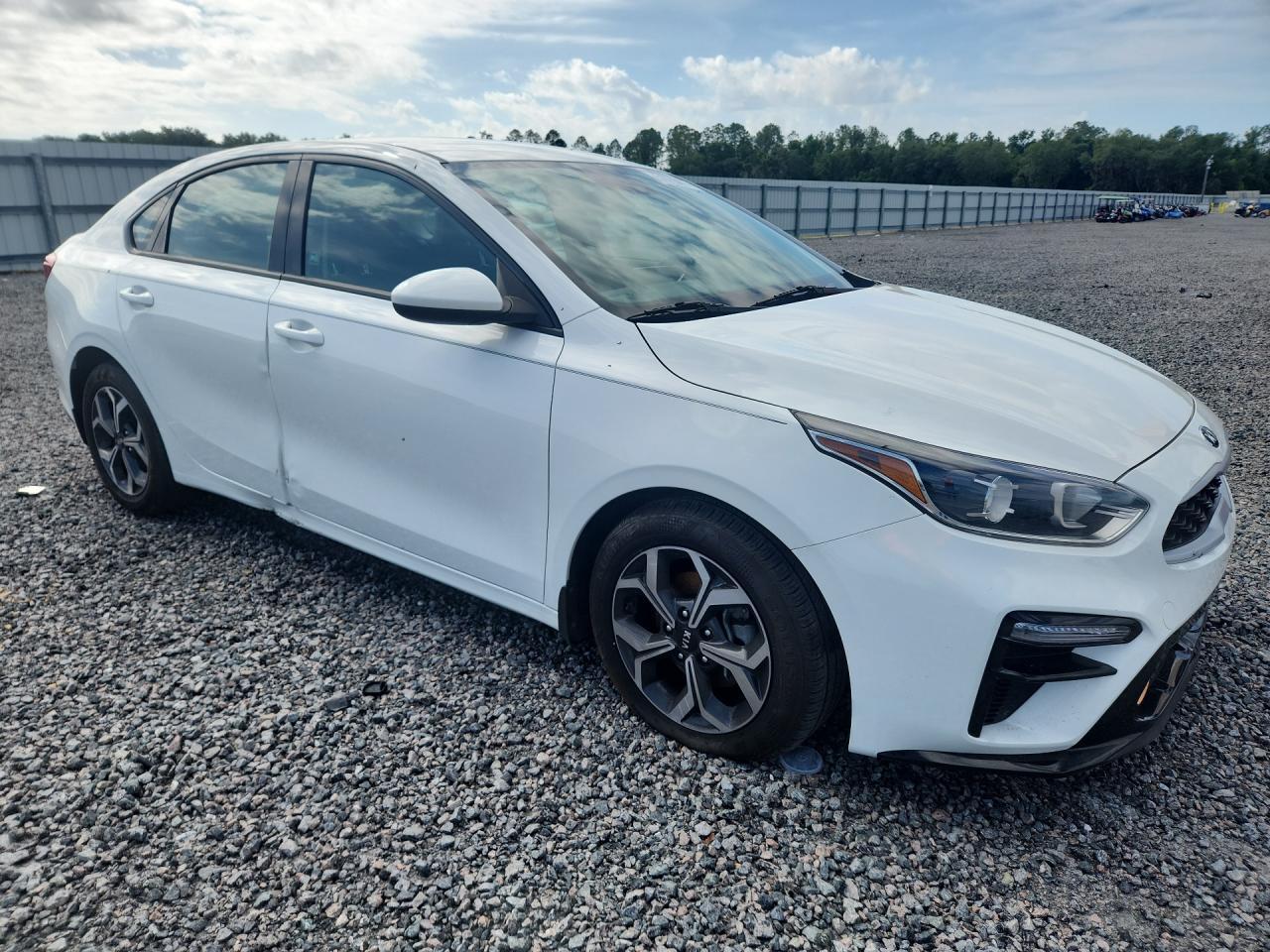 2021 Kia Forte Lxs - zdjęcie 4