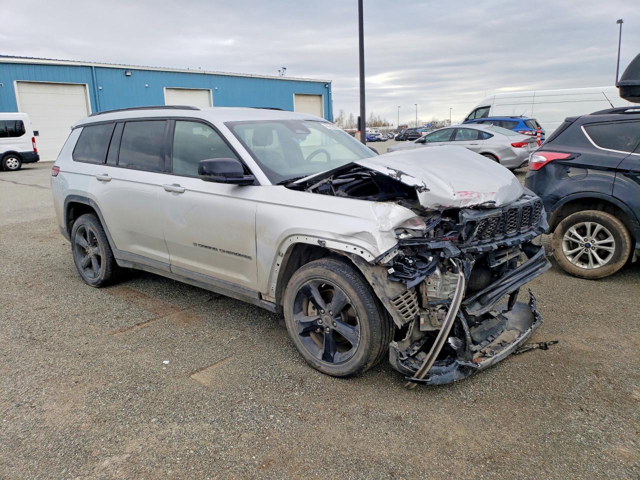2021 Jeep Grand Cherokee L Laredo - zdjęcie 4